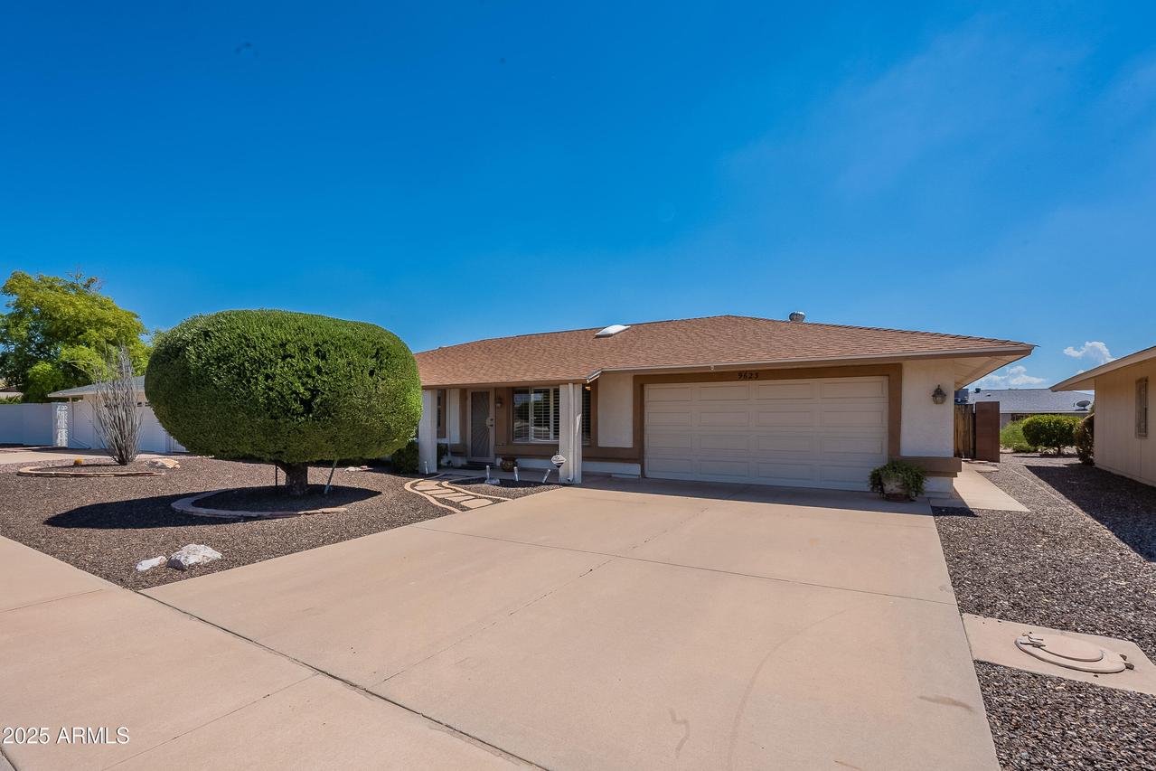 9623 W Terrace Ln., Sun City, AZ 85373