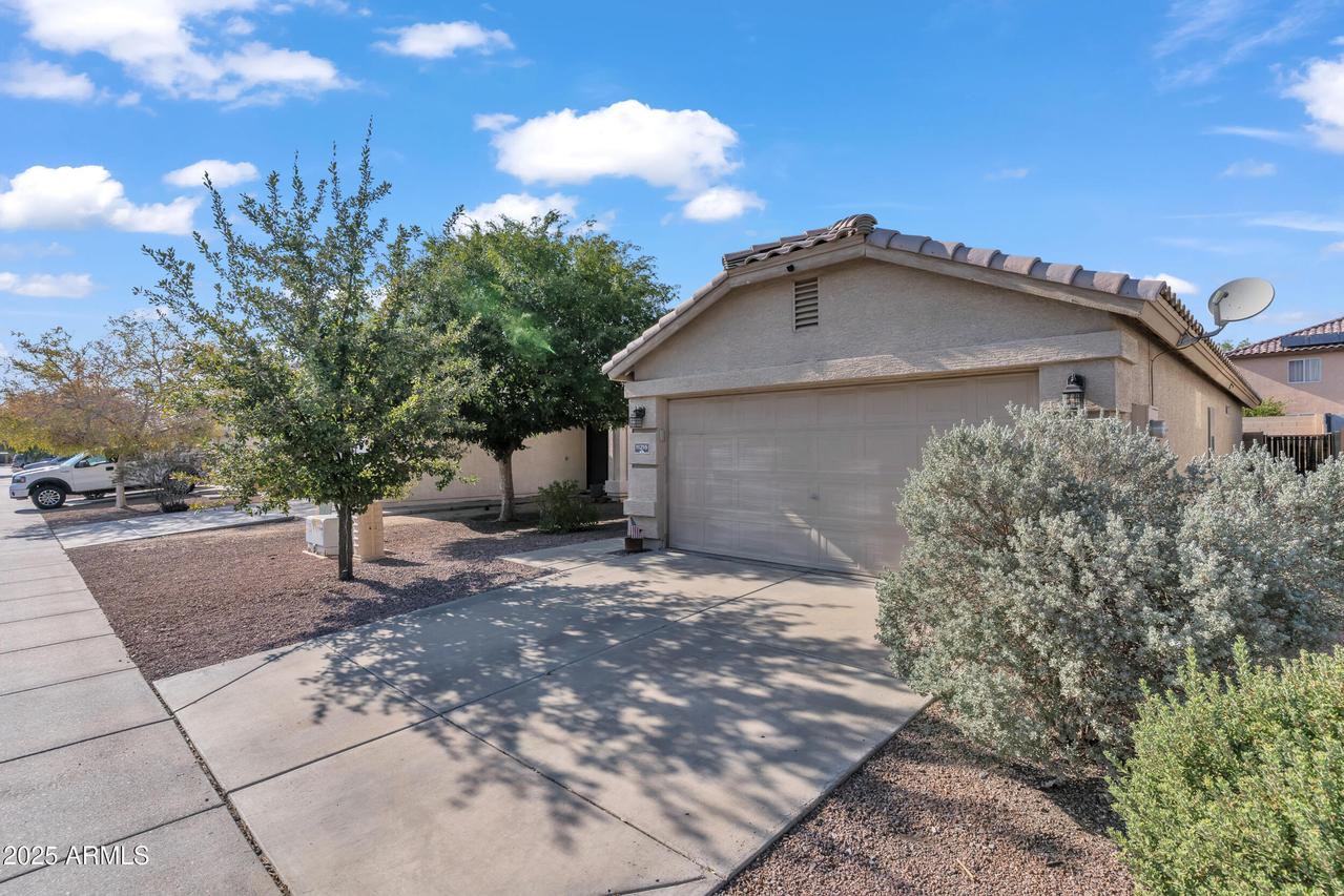 11216 W Sells Dr., Phoenix, AZ 85037