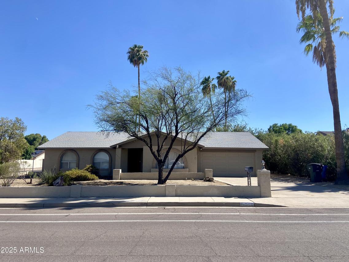 2655 E Cholla St., Phoenix, AZ 85028