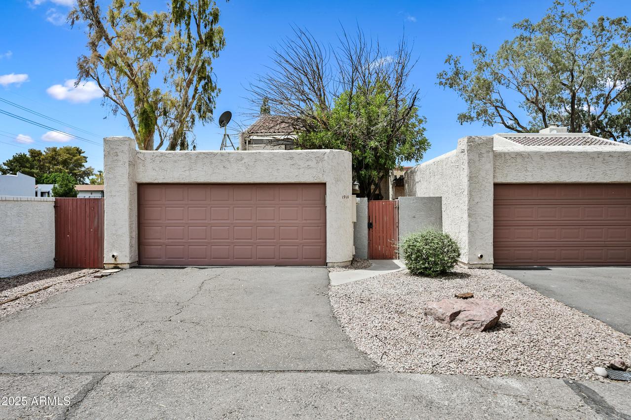 1916 S River Dr., Tempe, AZ 85281