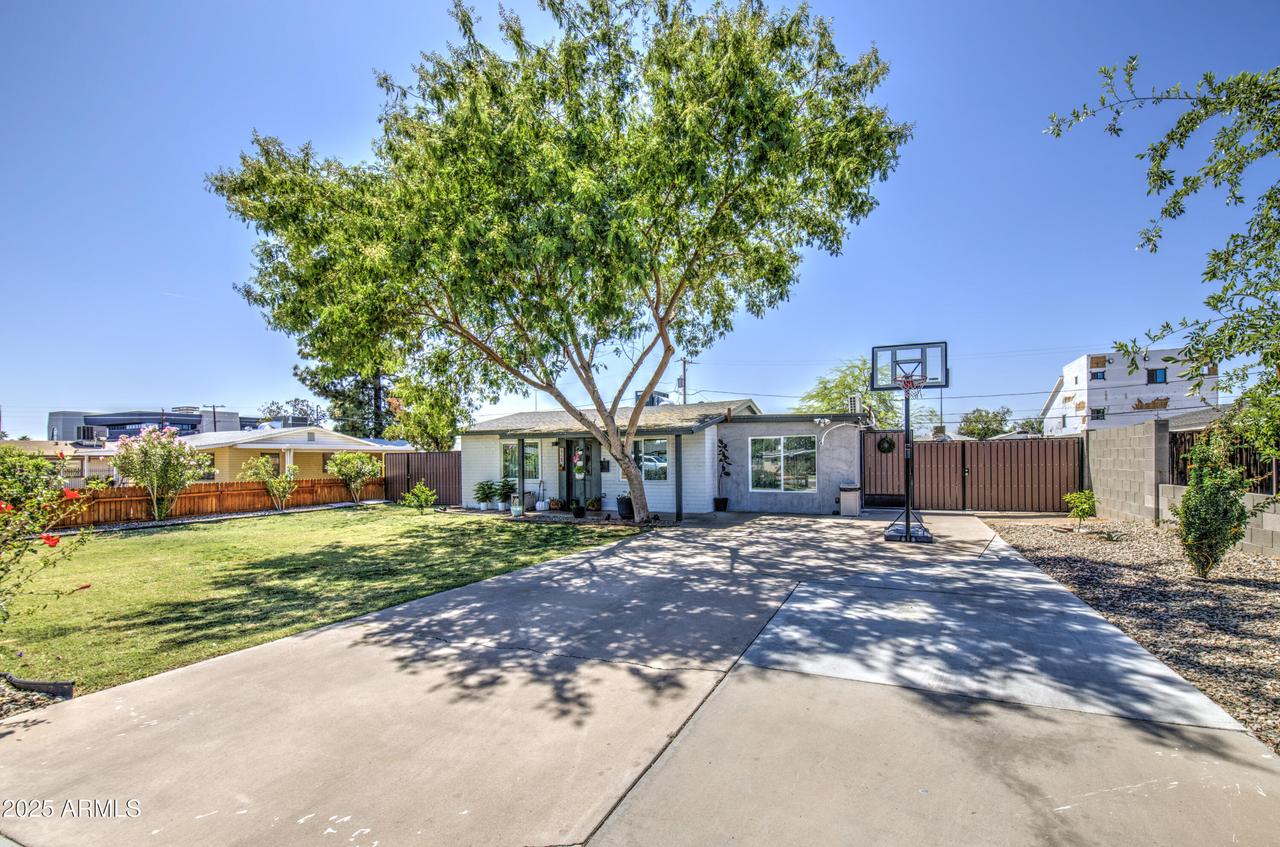 6728 N 24th Dr., Phoenix, AZ 85015