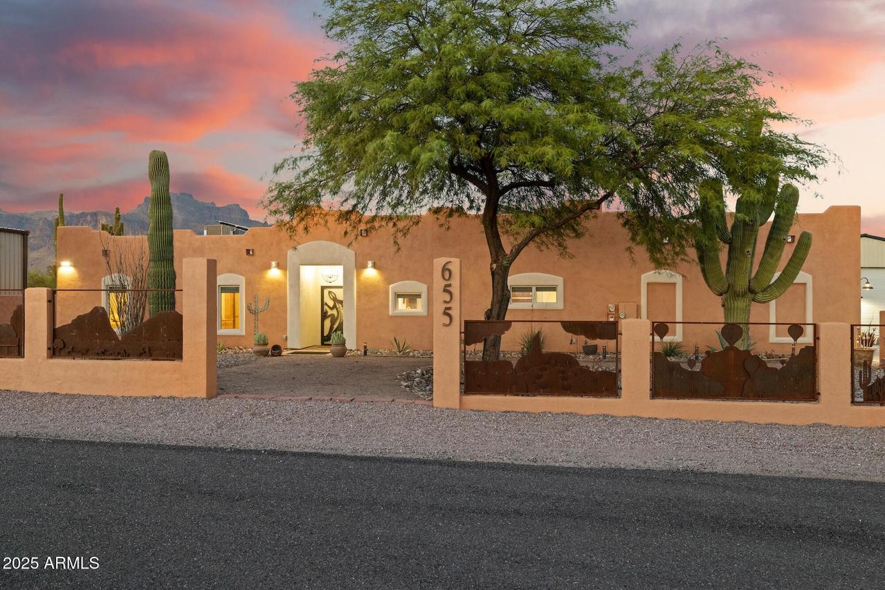 655 S Conestoga Rd., Apache Junction, AZ 85119