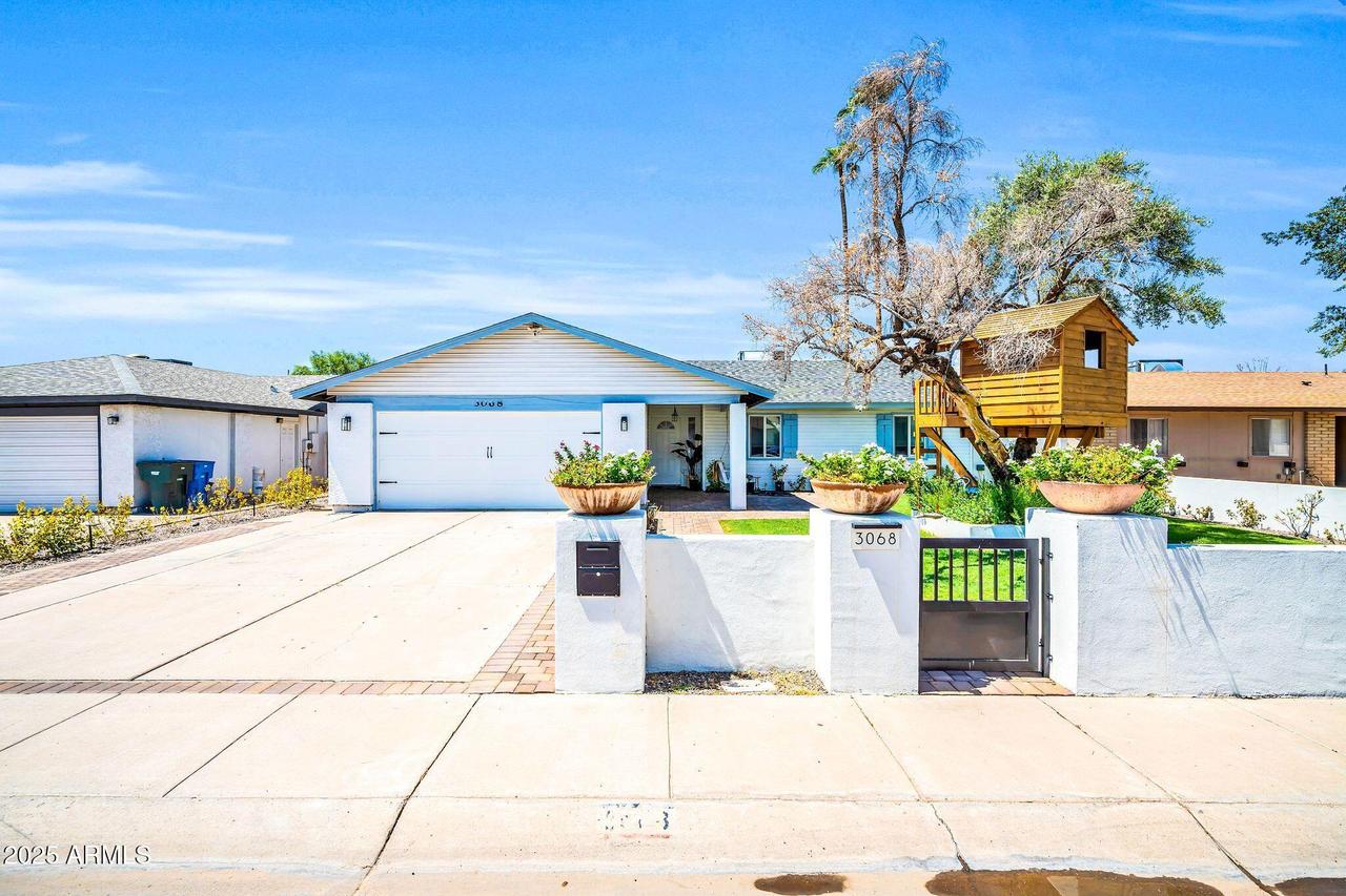 3068 N 90th Ave., Phoenix, AZ 85037