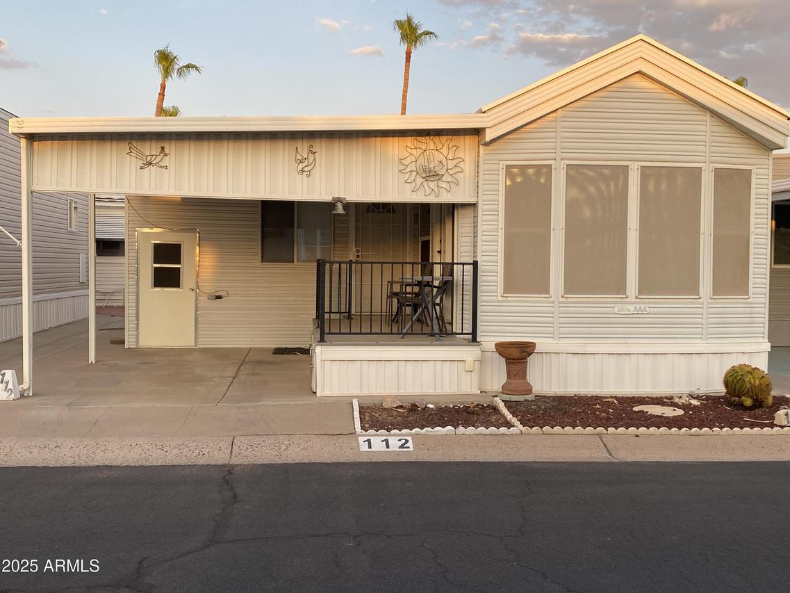 112 Kaoline Dr., Apache Junction, AZ 85119