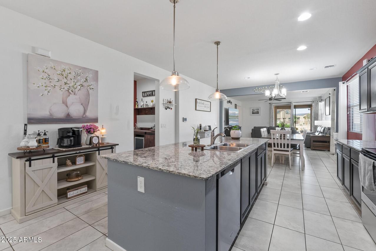 2292 S 236th Dr., Buckeye, AZ 85326