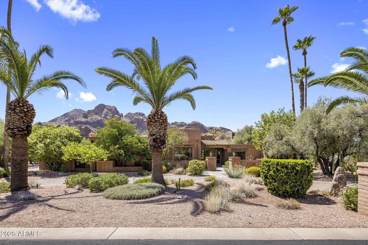 4737 E Valley Vista Ln., Paradise Valley, AZ 85253