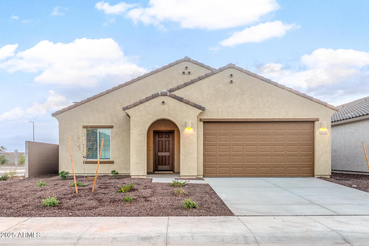 25223 W Chanute Pass, Buckeye, AZ 85326