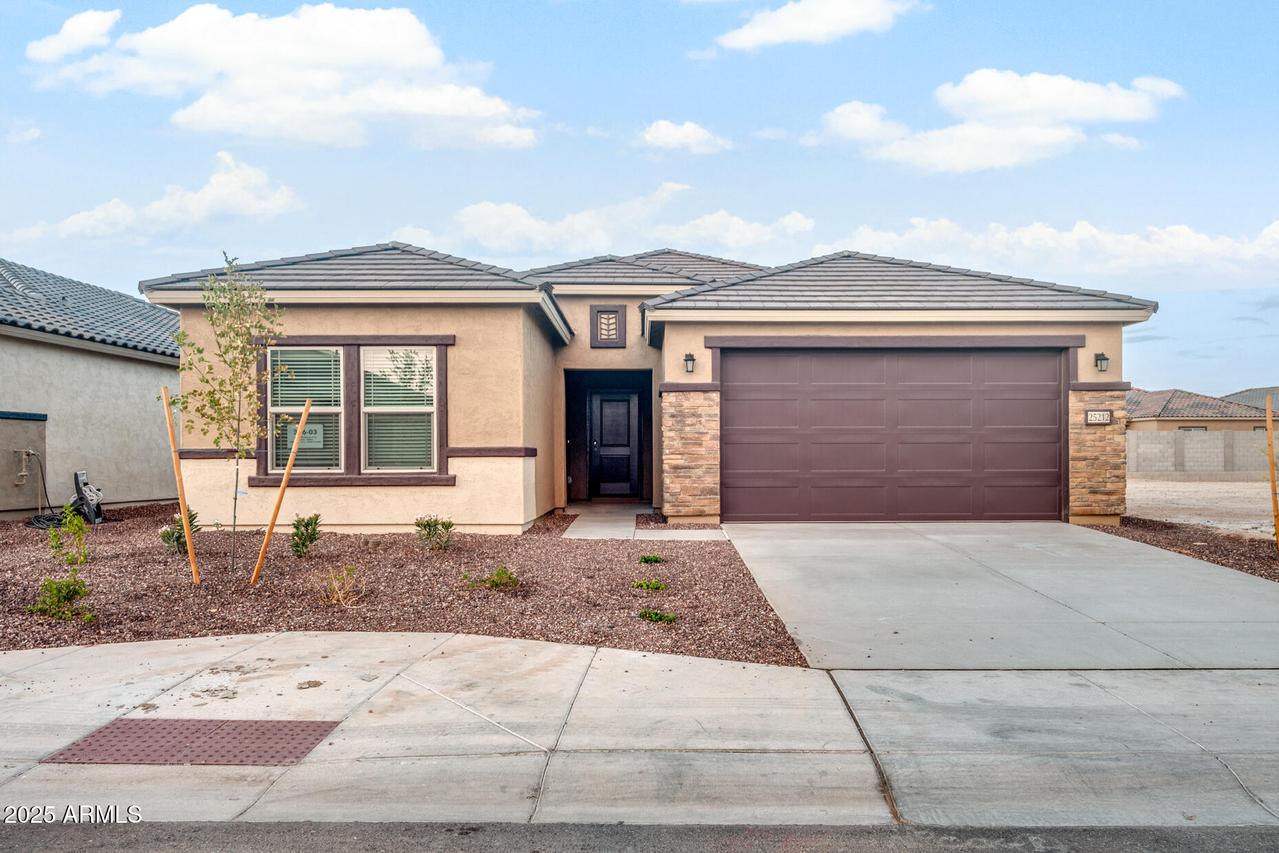 25212 W Chanute Pass, Buckeye, AZ 85326