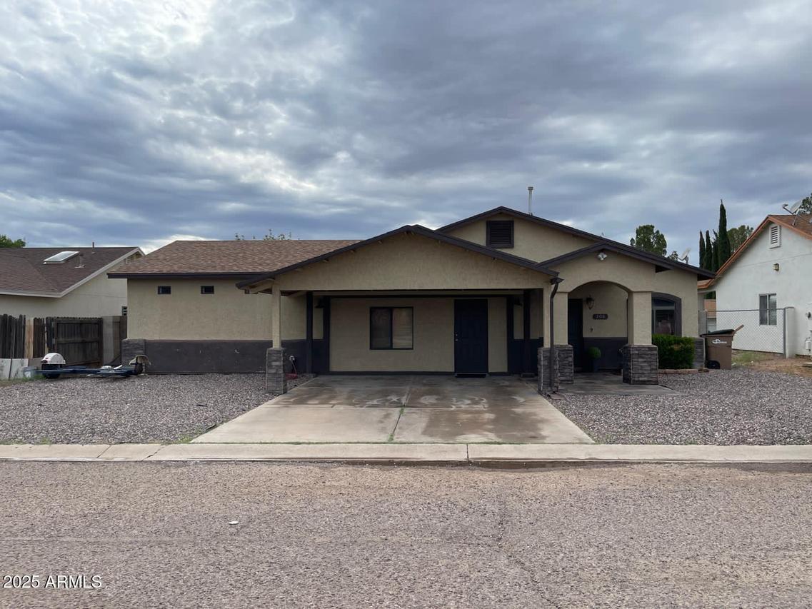 506 N Elizabeth Ave., Douglas, AZ 85607