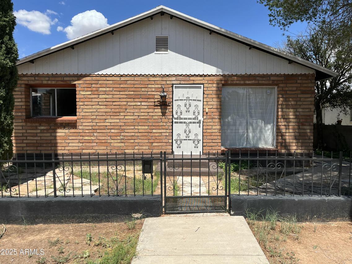 1324 E 6th St., Douglas, AZ 85607