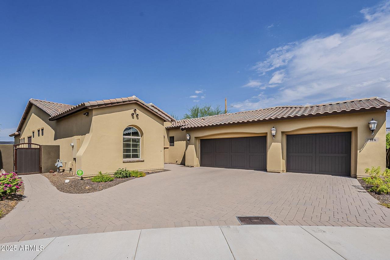 1526 E Hazel Dr., Phoenix, AZ 85042