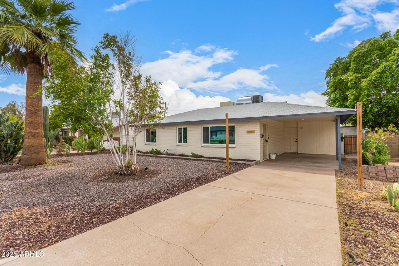 837 E Echo Ln., Phoenix, AZ 85020