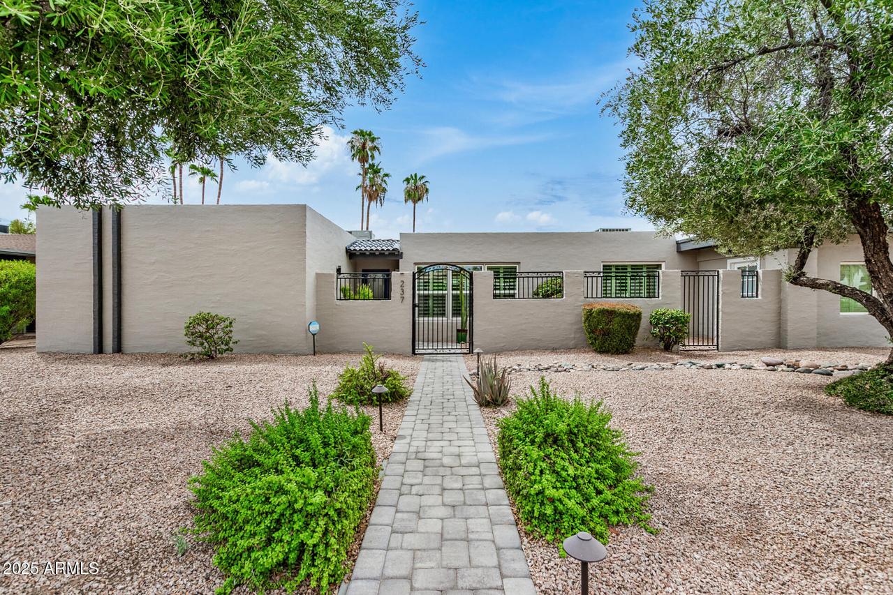 237 W Pine Valley Dr., Phoenix, AZ 85023