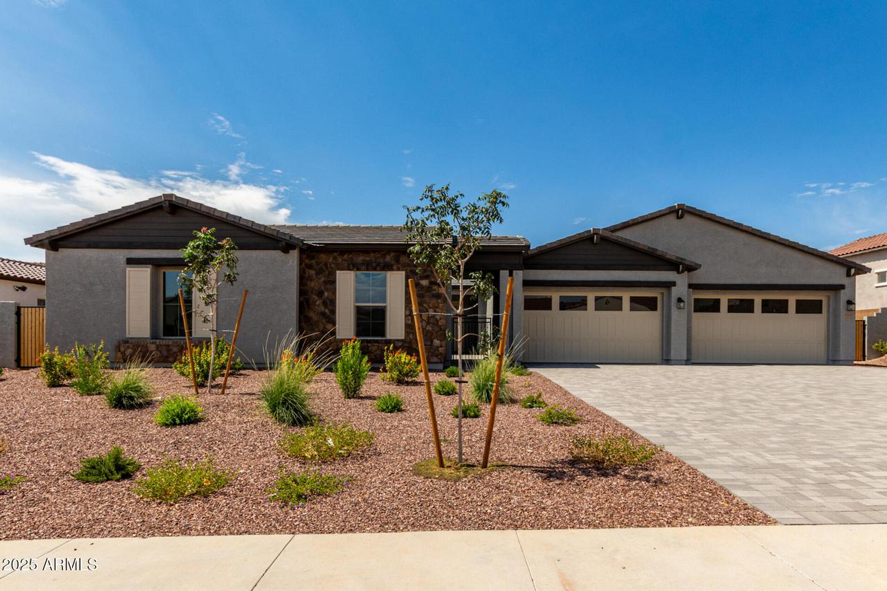 43808 N Acadia Way, New River, AZ 85087