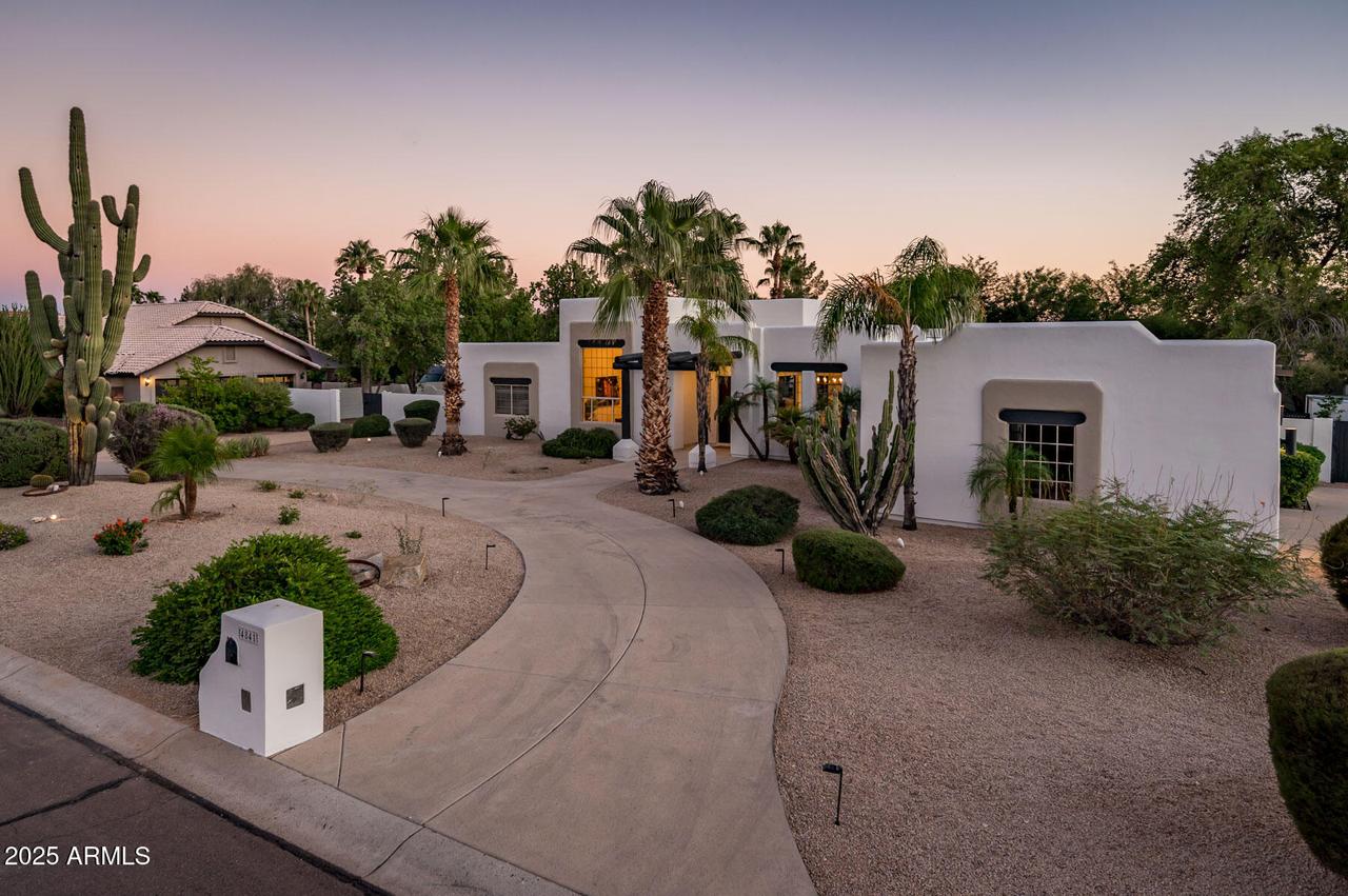 4841 W Avenida Del Rey, Phoenix, AZ 85083