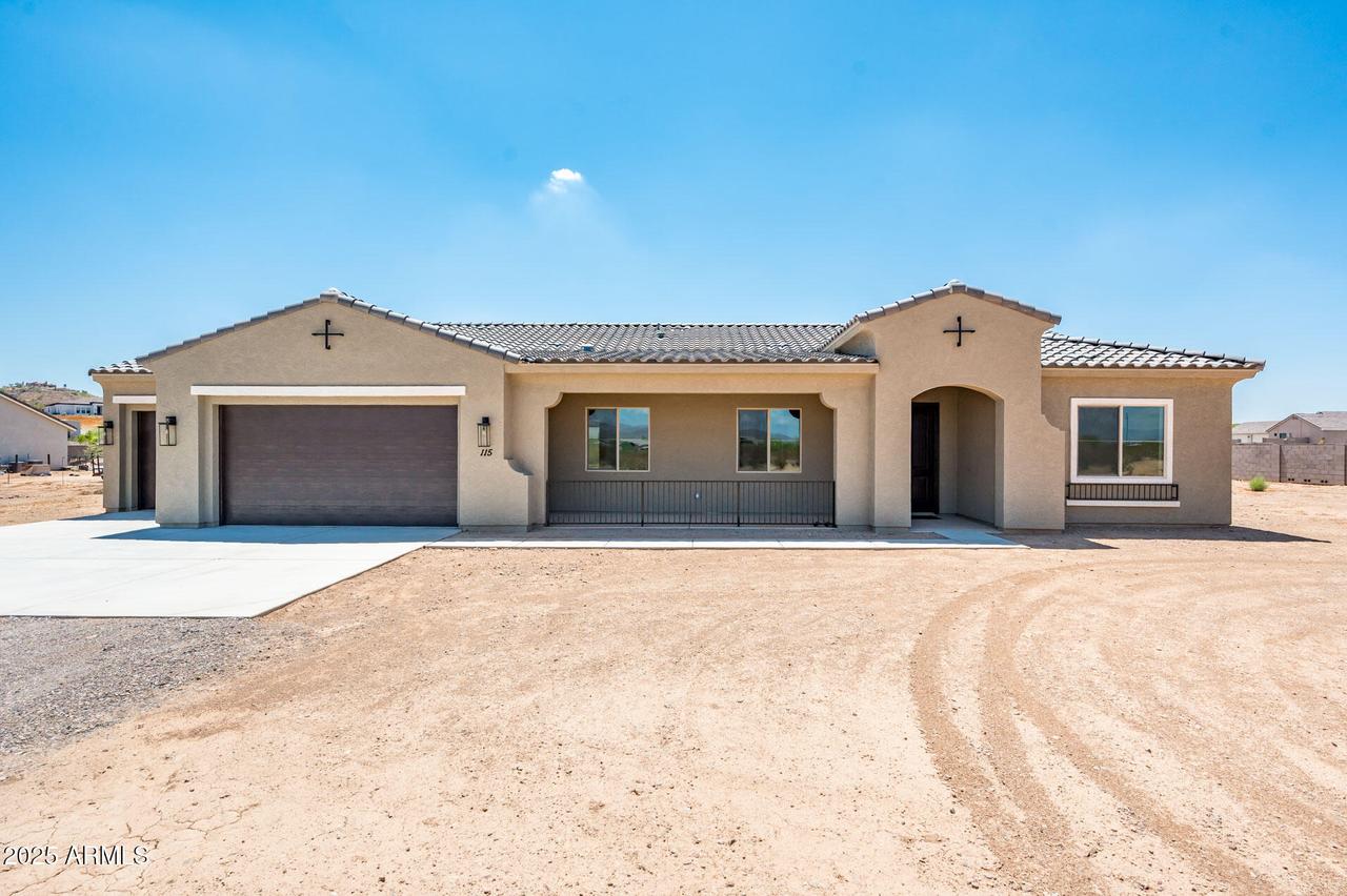 115 E Santa Cruz Dr., Phoenix, AZ 85085