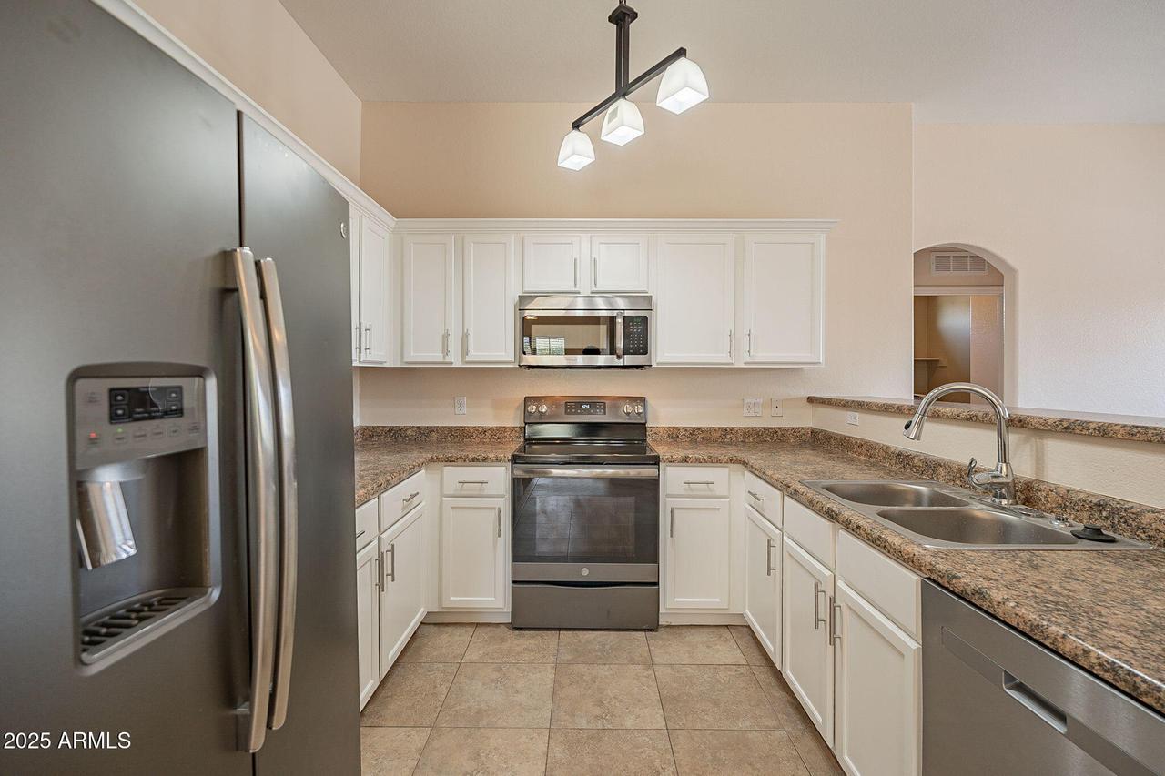 320 N 168th Dr., Goodyear, AZ 85338