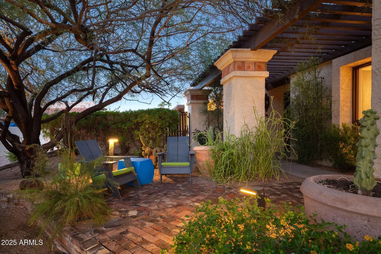 4702 E Euclid Ave., Phoenix, AZ 85044
