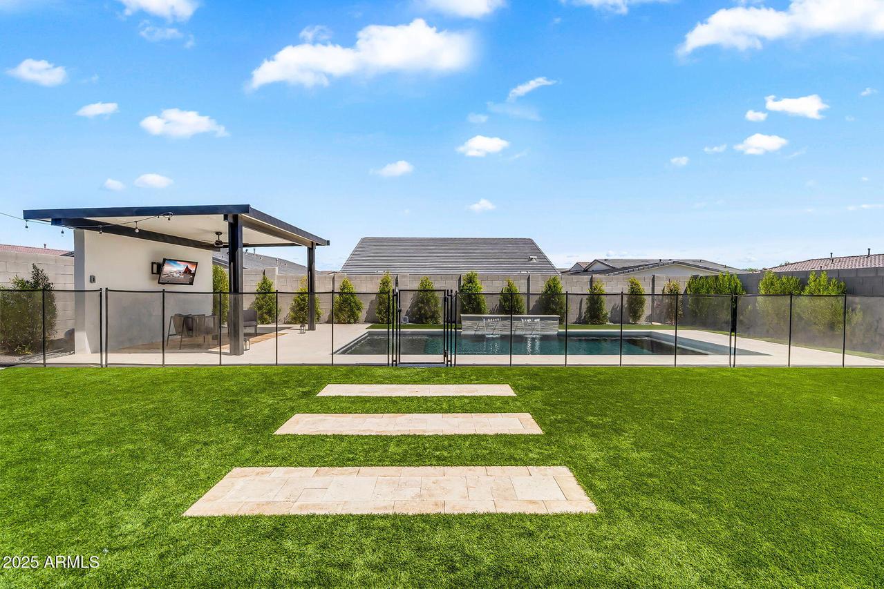 3966 W Serpentine Dr., San Tan Valley, AZ 85144