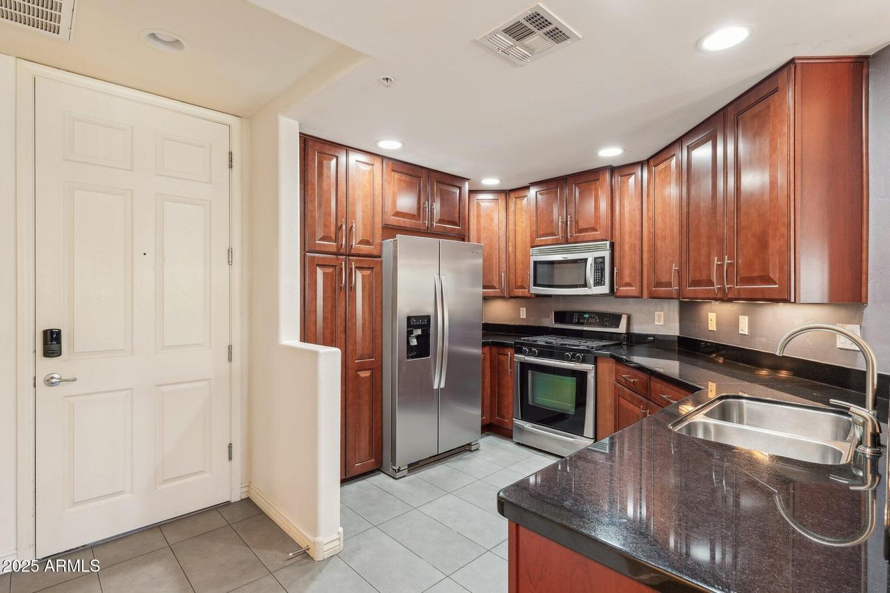5350 E Deer Valley Dr. #2408, Phoenix, AZ 85054