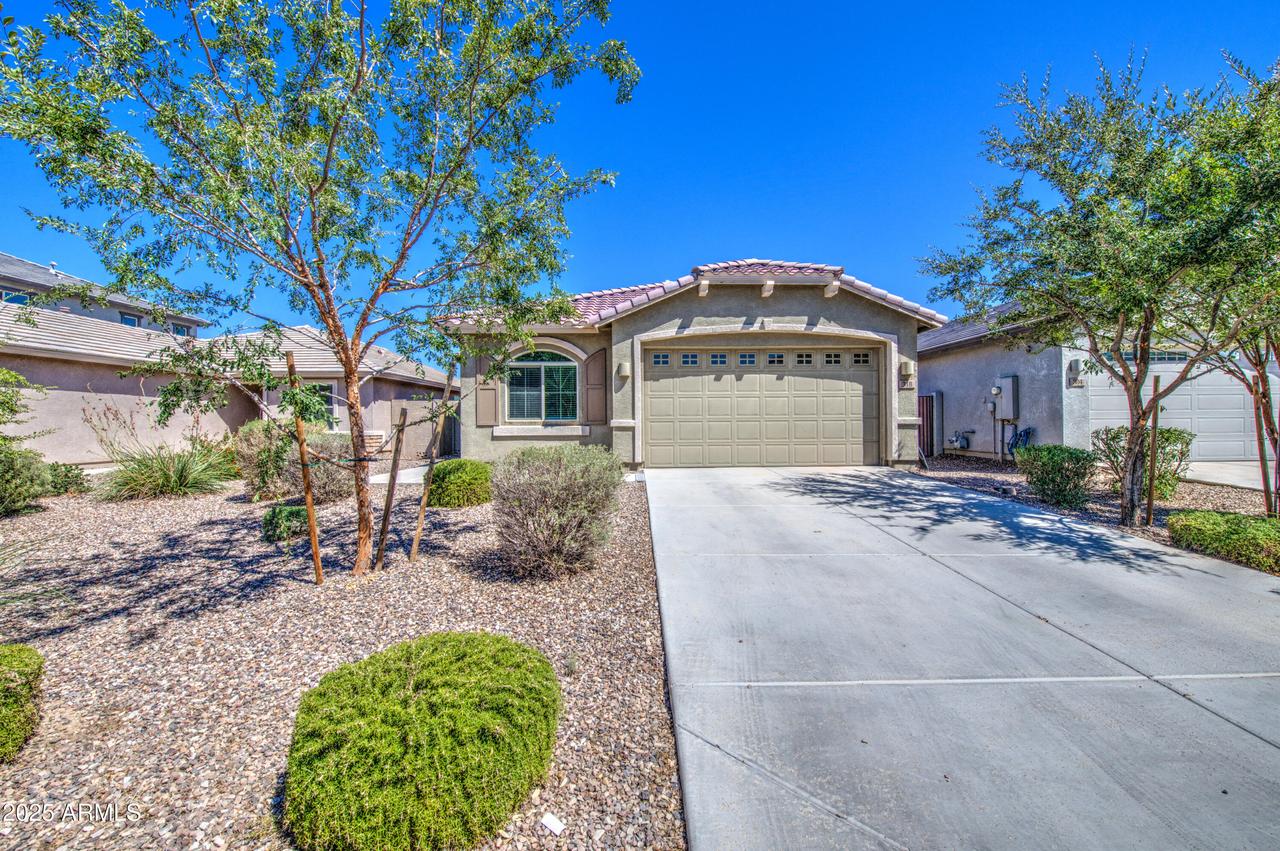 318 W Striding Edge Dr., San Tan Valley, AZ 85140