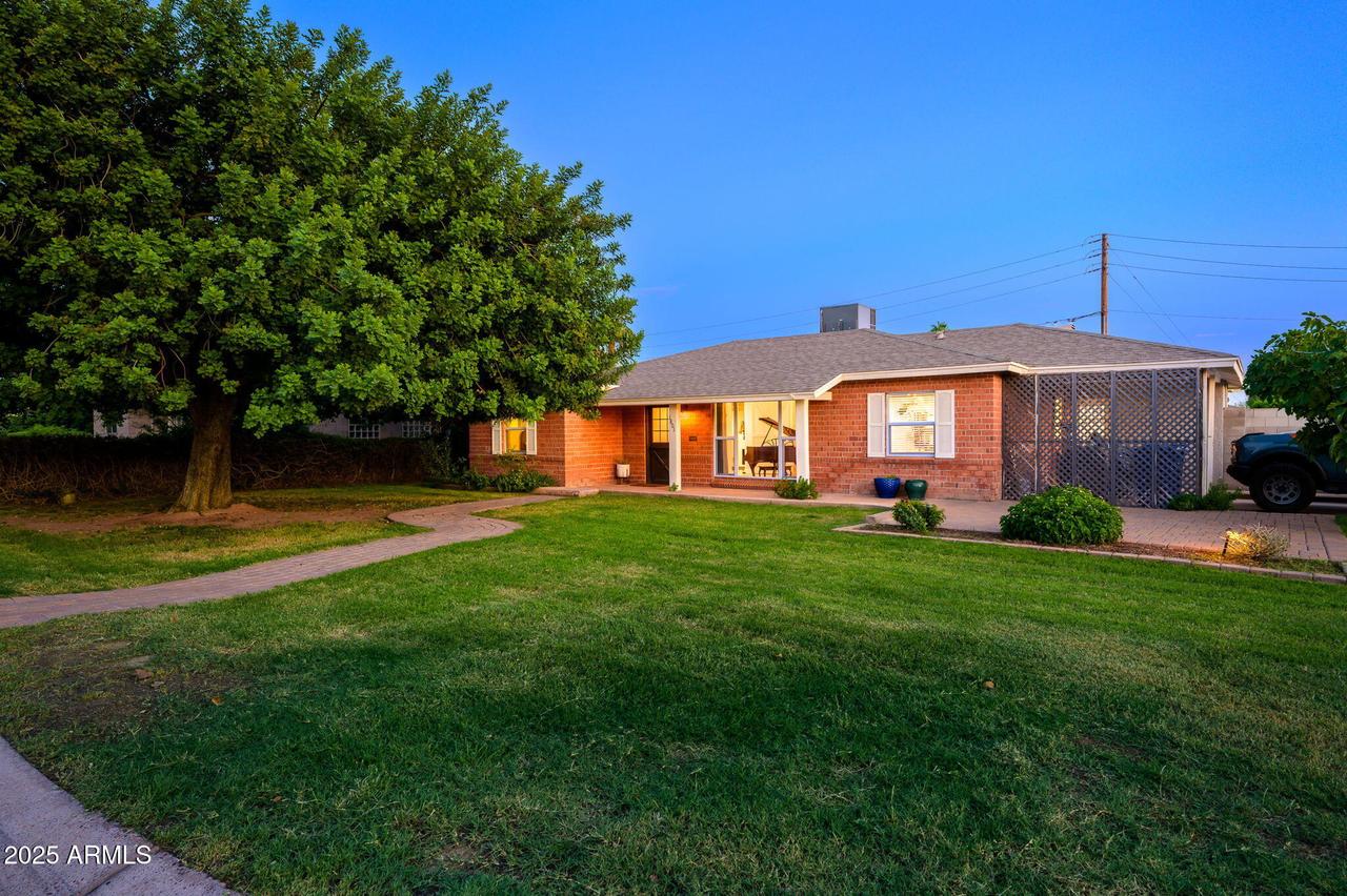 1801 E Montebello Ave., Phoenix, AZ 85016