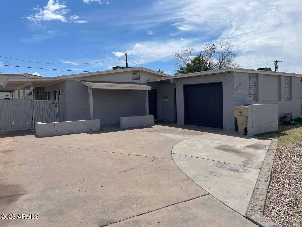 6527 W Keim Dr., Glendale, AZ 85301