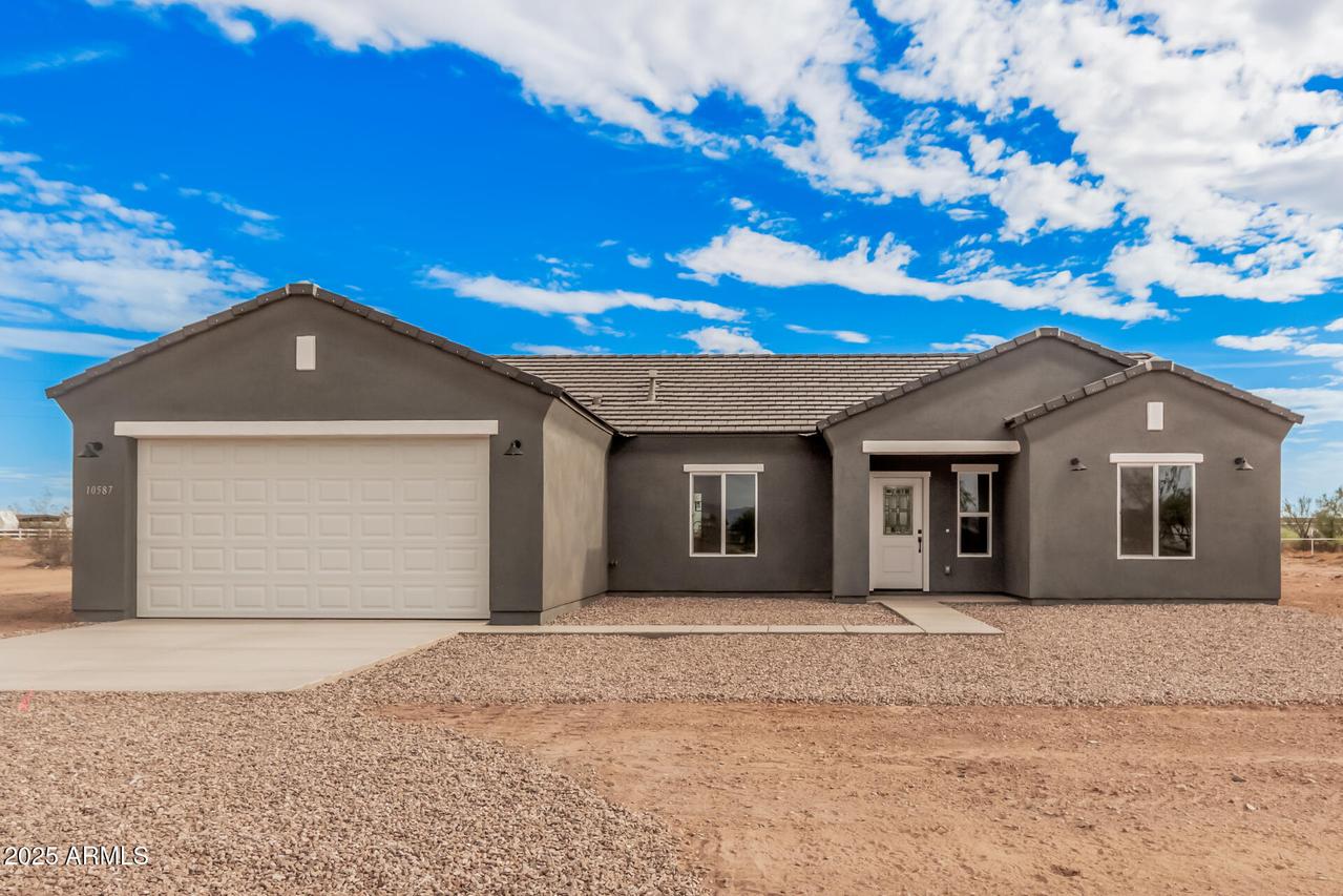 10587 E Kristen Ln., San Tan Valley, AZ 85143