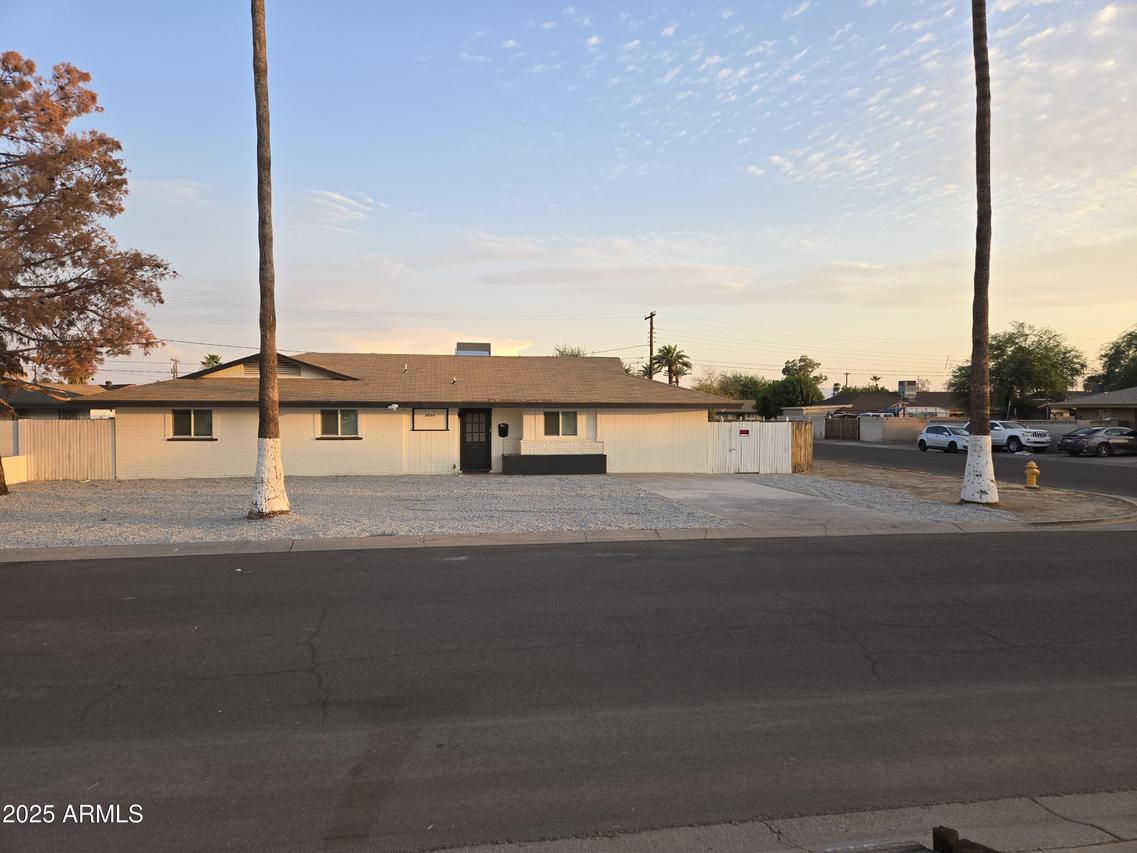 3539 W Orange Dr., Phoenix, AZ 85019