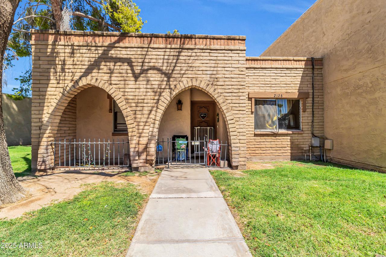 2128 E Dunbar Dr., Tempe, AZ 85282