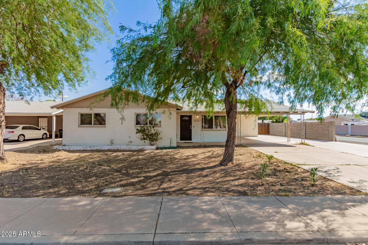 1557 W 2nd St., Mesa, AZ 85201