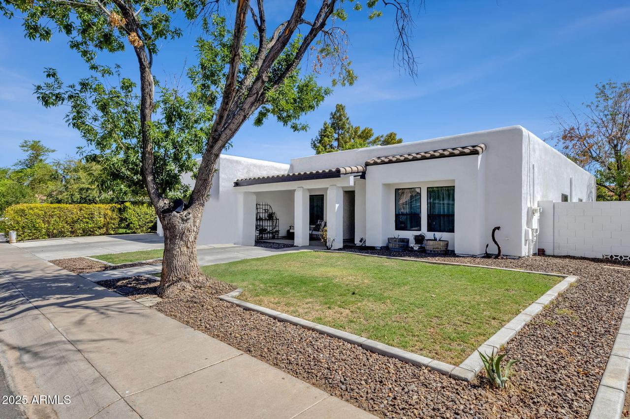 949 E Eveningstar Ln., Tempe, AZ 85283
