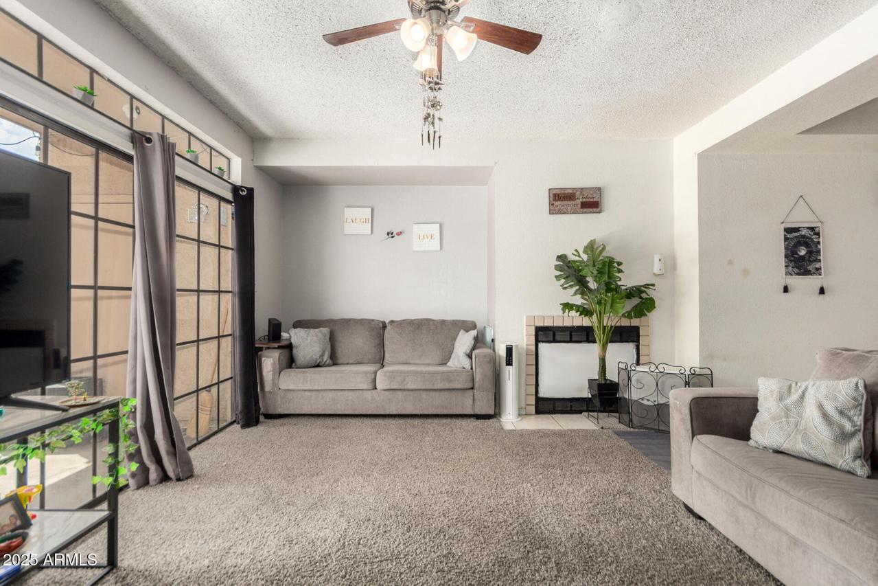 6550 N 47th Ave. #196, Glendale, AZ 85301