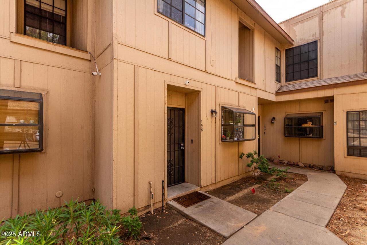 6550 N 47th Ave. #196, Glendale, AZ 85301