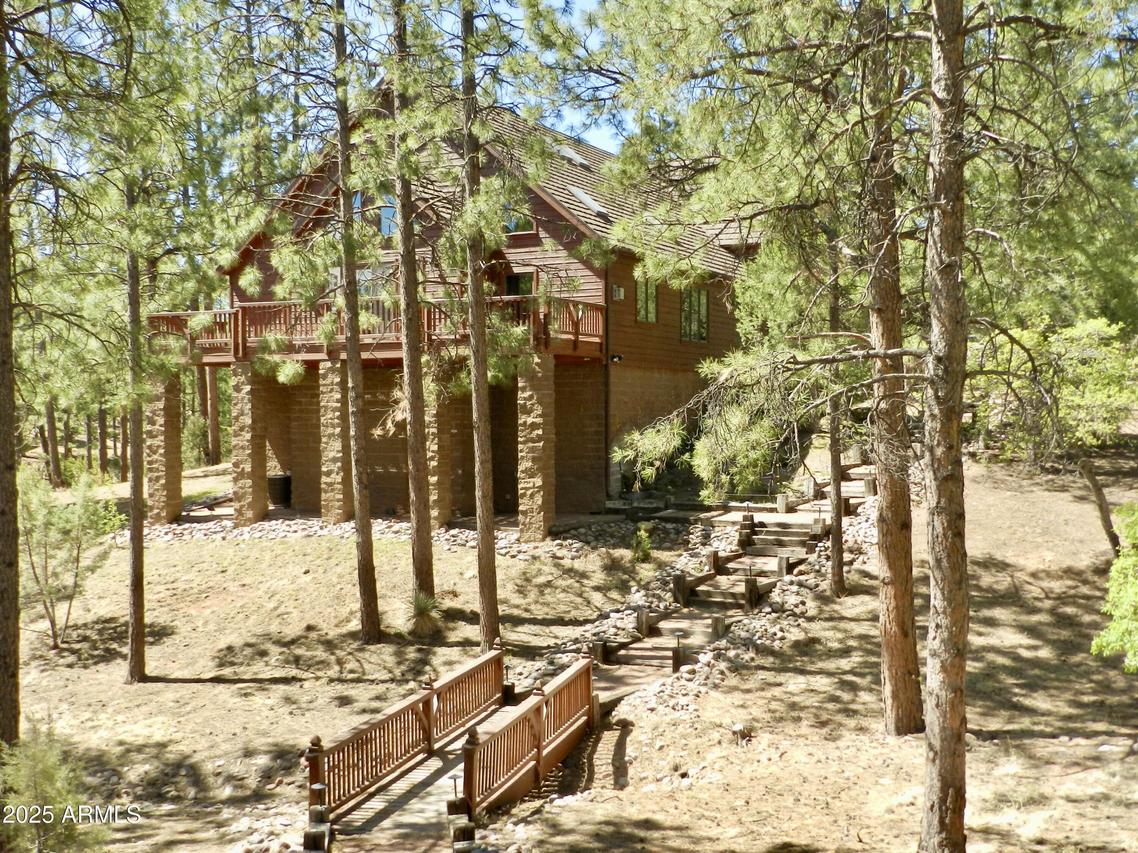 2872 Chandelle Ln., Overgaard, AZ 85933