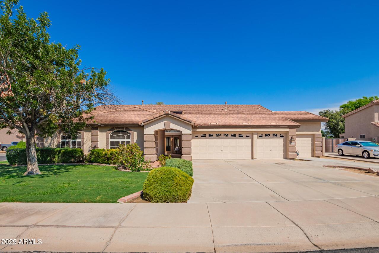15269 N 80th Ln., Peoria, AZ 85381