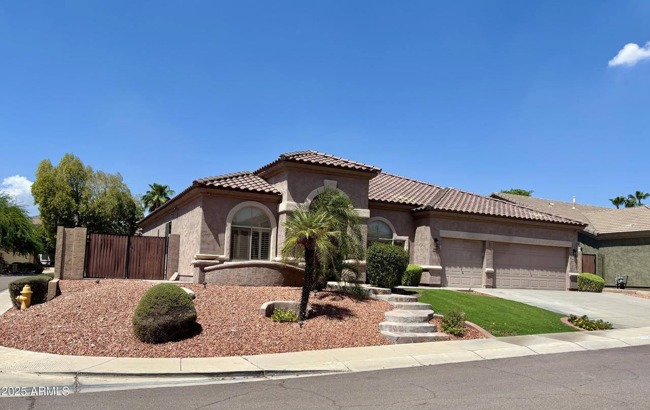 16422 S 16th Ave., Phoenix, AZ 85045