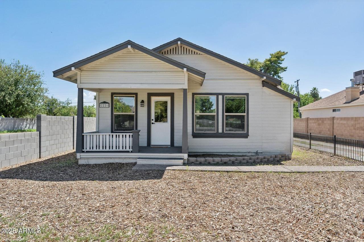 2221 W Hayward Ave., Phoenix, AZ 85021