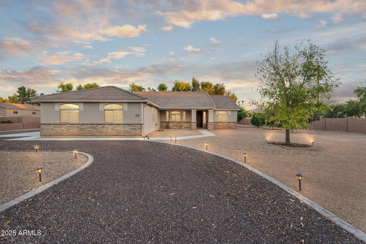 13013 E Brooks Farm Rd., Chandler, AZ 85249