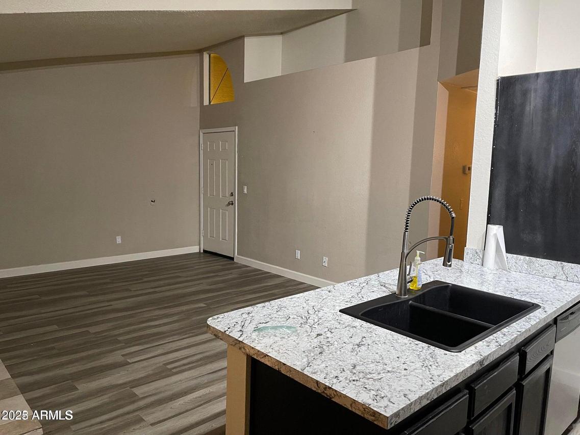 5236 W Peoria Ave. #202, Glendale, AZ 85302
