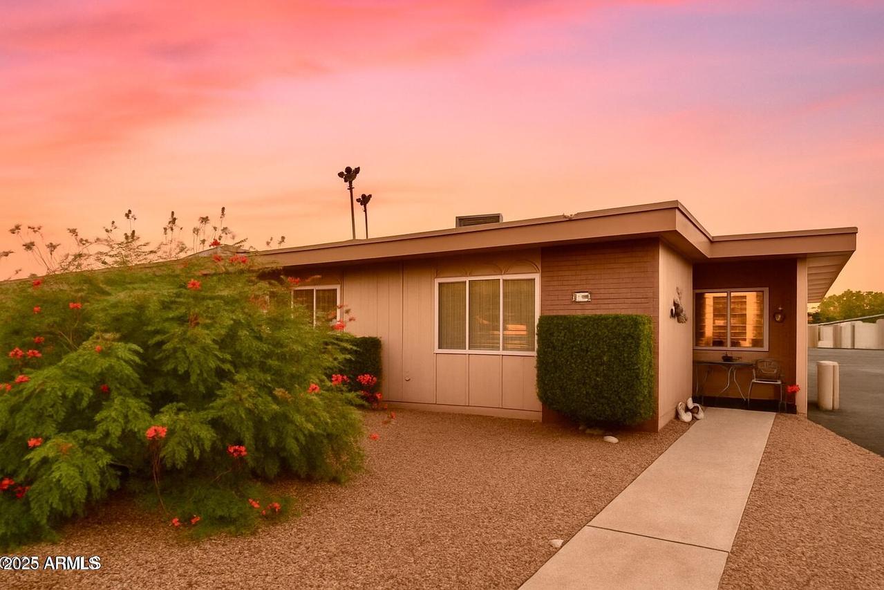 16822 N 102nd Ave., Sun City, AZ 85351