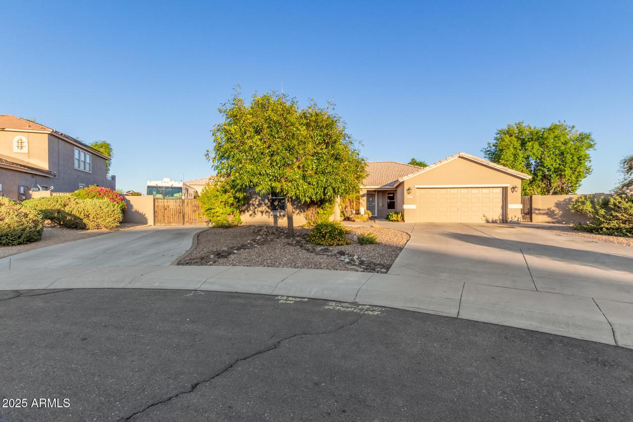 5503 N 83rd Dr., Glendale, AZ 85305
