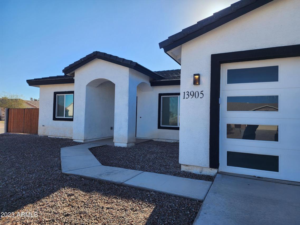 13905 S Avalon Rd., Arizona City, AZ 85123