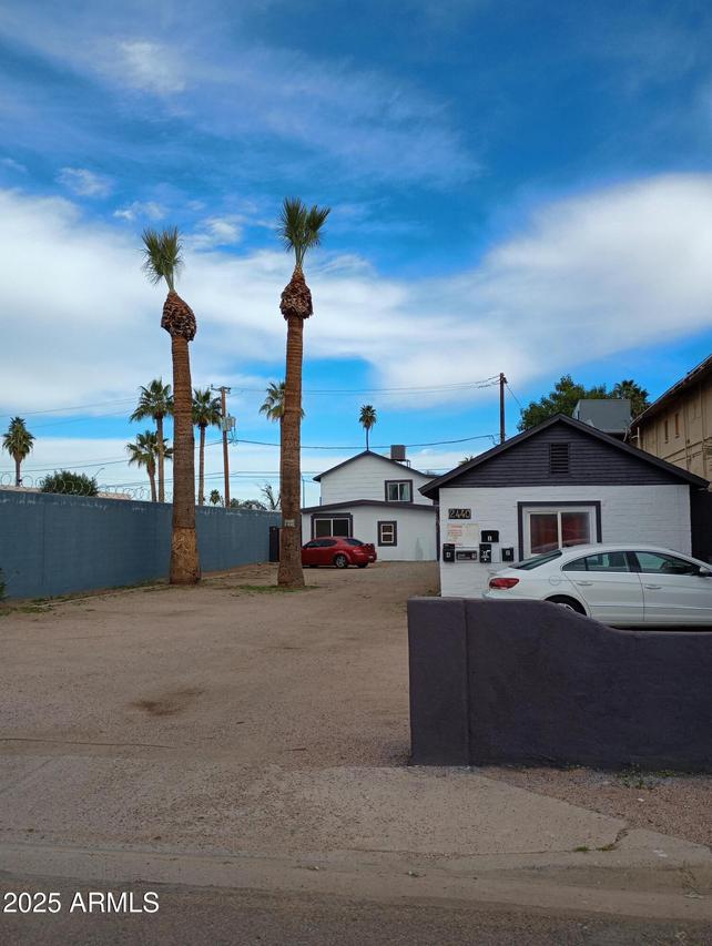 2440 E Monroe St., Phoenix, AZ 85034