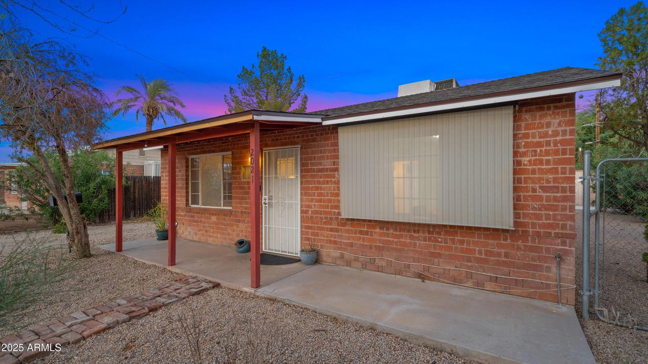 2021 N 29th St., Phoenix, AZ 85008