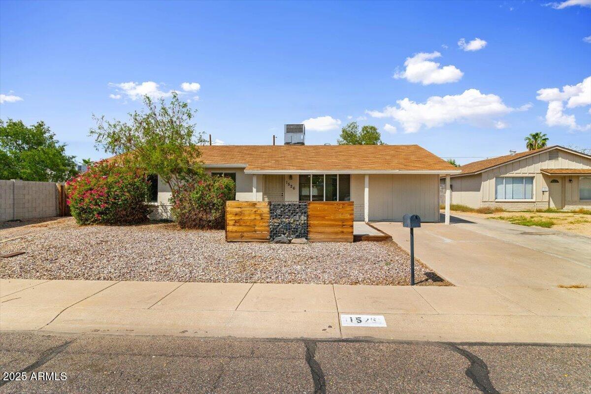 1526 W Hartford Ave., Phoenix, AZ 85023