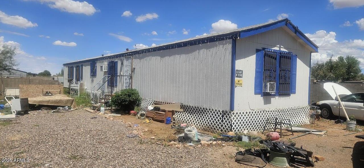 2304 E Carnation St., Douglas, AZ 85607