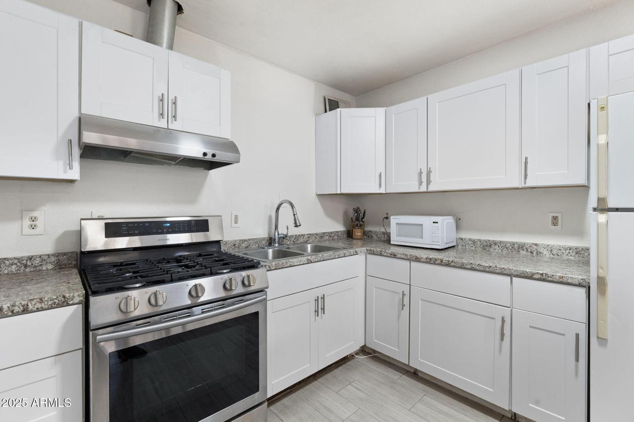 2721 E Wier Ave., Phoenix, AZ 85040