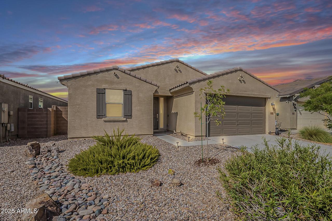 864 W Blue Ridge Dr., San Tan Valley, AZ 85140