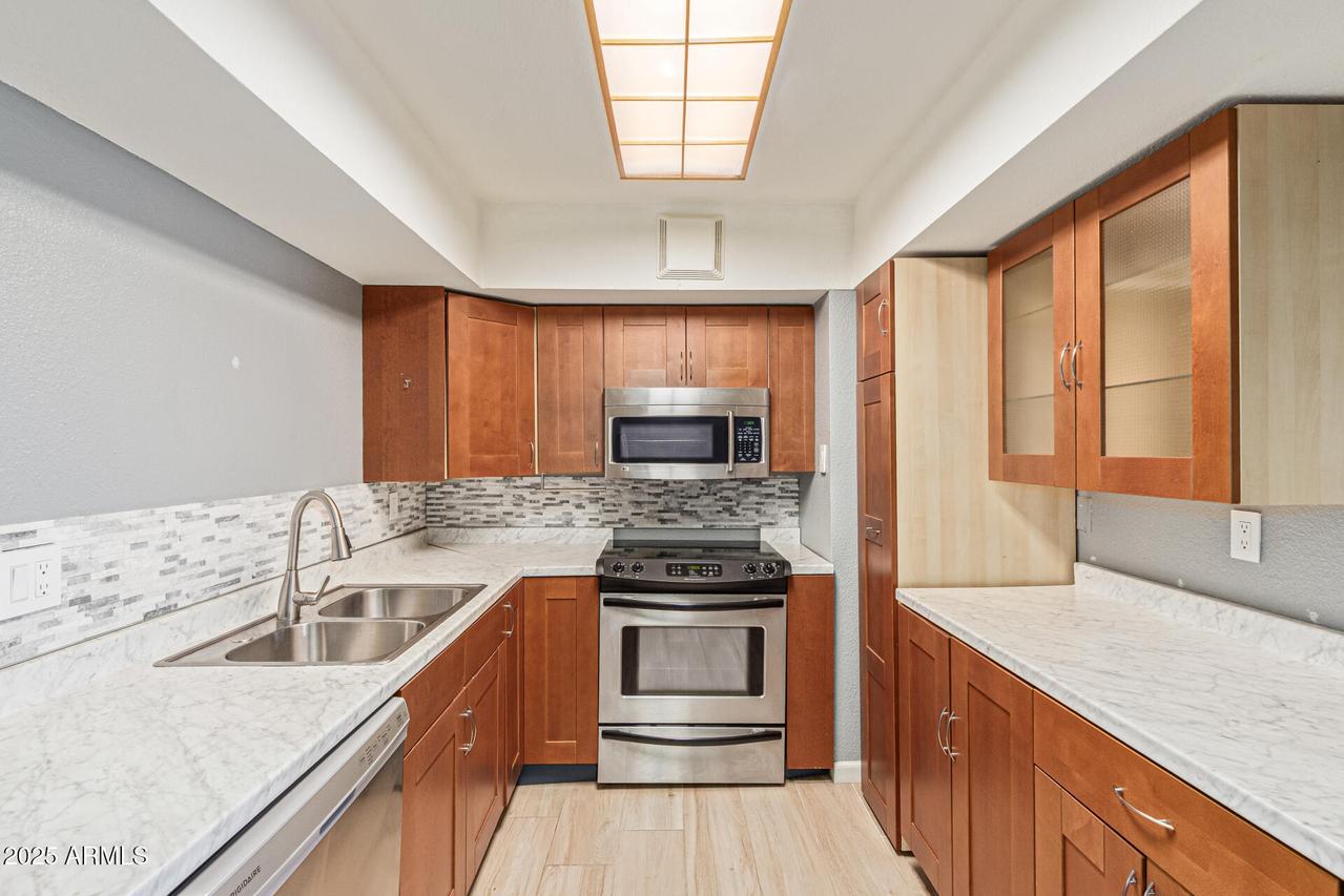 4444 E Paradise Village Pkwy. #241, Phoenix, AZ 85032